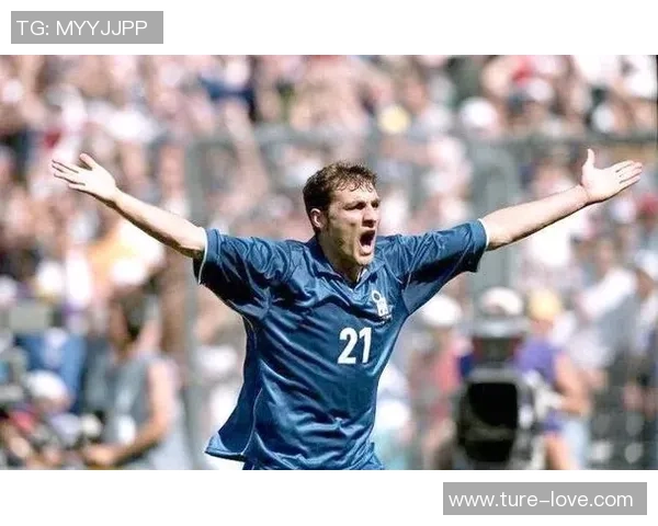 祖开头的足球明星盘点他们的传奇故事与辉煌成就