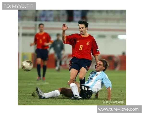 英国作家用画笔描绘足球明星的传奇人生与激情瞬间